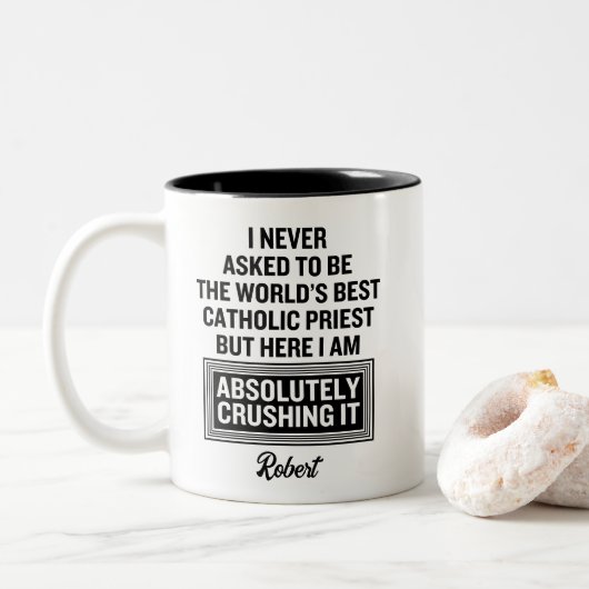 katholieke priester tweekleurige koffiemok (Met donut)