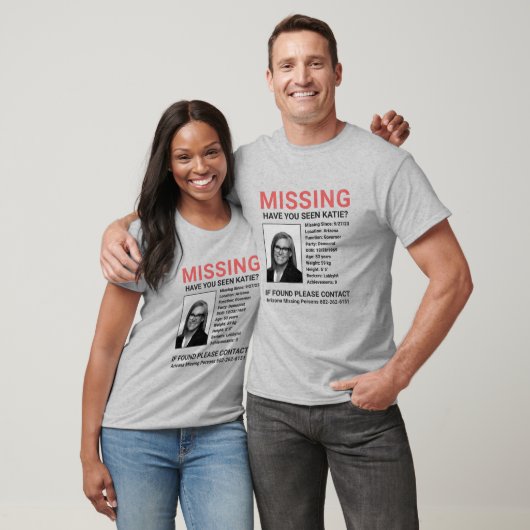 Katie Hobbs - Parodie T-shirt voor vermiste person (Unisex)
