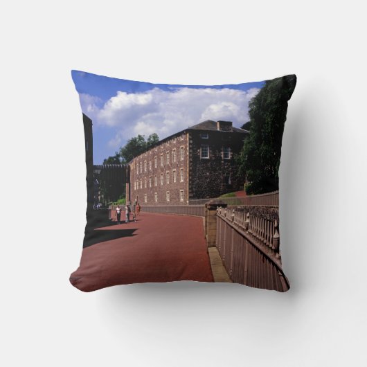 Katoen Mill op New Lanark Briefkaart Poster Foto B Kussen (Voorkant)