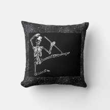 Katoen Sierkussen, 16 x 16 inch DANCING SKELETON
