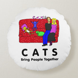 Katten brengen mensen samen rond kussen