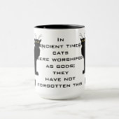 Katten die als goden worden gedragen; Ze zijn niet Mok (Midden)