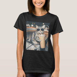 Katten die ijskoude koffie drinken grappige dieren t-shirt