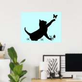 Katten die met Butterflies spelen in Silhouettes Poster (Thuiskantoor)