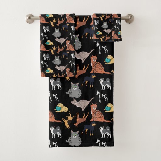 Katten en honden patroonontwerp op zwart bad handdoek (Insitu)