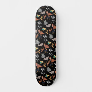 Katten en honden patroonontwerp op zwart persoonlijk skateboard