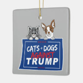 KATTEN EN HONDEN TEGEN TRUMP KERAMISCH ORNAMENT (Links)