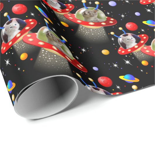 Katten en Kittens in UFO-ruimteschepen voor het vl Cadeaupapier (Rol Hoek)