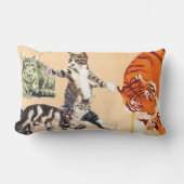 Katten gaan spelen kussen (Voorkant)