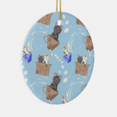 Katten in doos en melkdruppels op blauw keramisch ornament (Rechts)