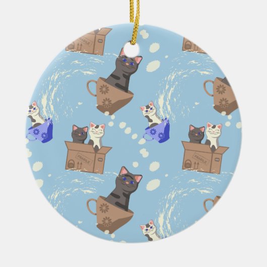 Katten in doos en melkdruppels op blauw keramisch ornament (Voorkant)
