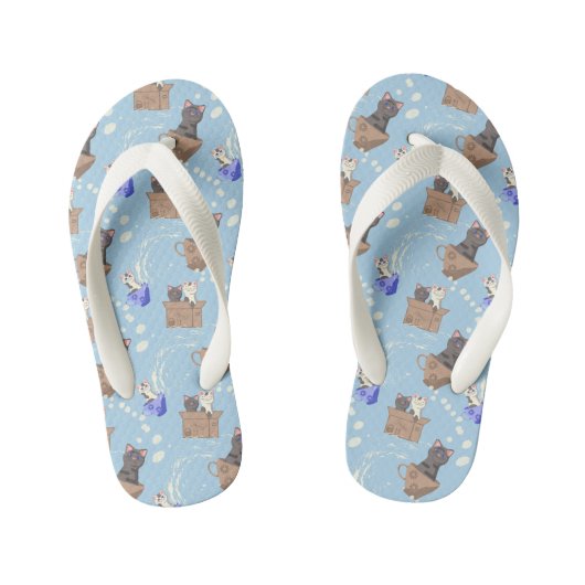 Katten in doos en melkdruppels op blauw kinder teenslippers (Voetbed)