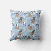 Katten in doos en melkdruppels op blauw kussen (Achterkant)