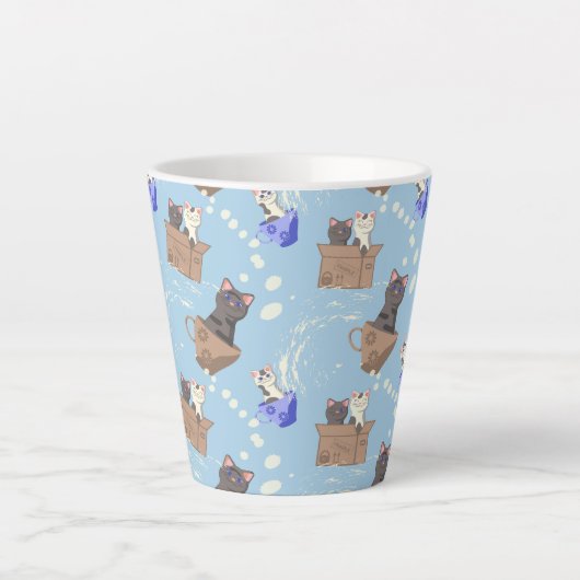 Katten in doos en melkdruppels op blauw latte mok (Voorkant)