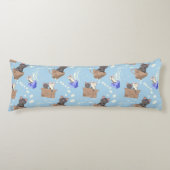 Katten in doos en melkdruppels op blauw lichaamskussen (Voorkant)