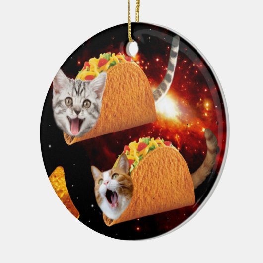 Katten in ruimtactieken keramisch ornament (Links)