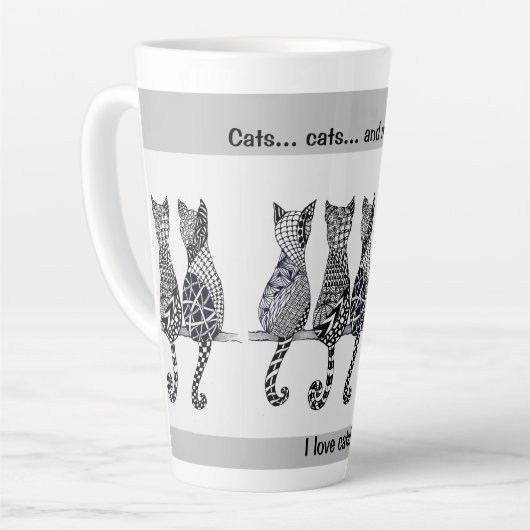 Katten...katten...en meer katten die op een logboe latte mok (Linkerhoek)