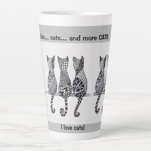 Katten...katten...en meer katten die op een logboe latte mok (Voorkant)
