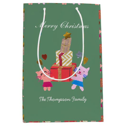Katten met cadeau mos groen kerstfeest medium cadeauzakje (Voorkant)