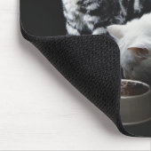 Katten met kom van voedsel muismat (Hoek)