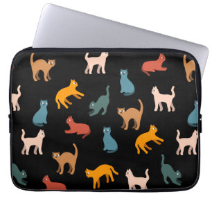 Katten op de zwarte laptop sleeve
