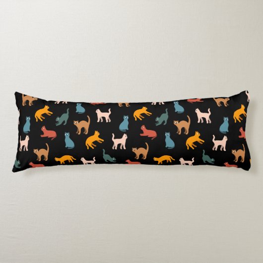 Katten op de zwarte lichaamskussen (Voorkant)