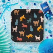 Katten op de zwarte papieren bordje (Feest)