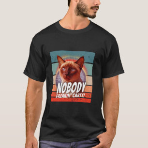 Katten priemende blik attitude gezicht intens humo t-shirt