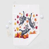 Katten spelen in herfstbladeren golfhanddoek (Insitu)