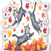 Katten spelen in herfstbladeren sticker (Voorkant)
