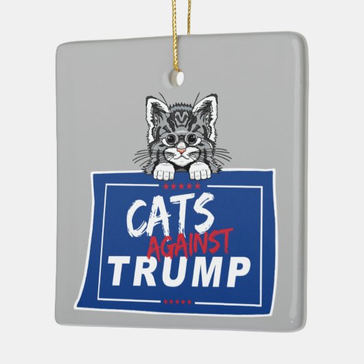 KATTEN TEGEN TRUMP KERAMISCH ORNAMENT (Links)