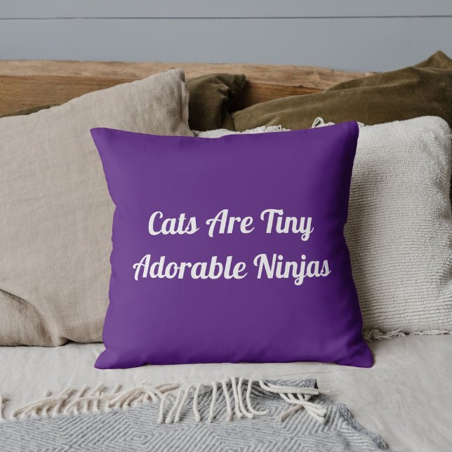 Katten zijn adorable ninjas gepersonaliseerd royal kussen (Creator heeft geüpload)