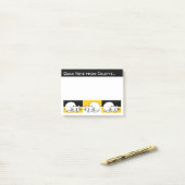 Katten zijn een stijlvol design met drie Cartoons  Post-it® Notes (Op bureau)