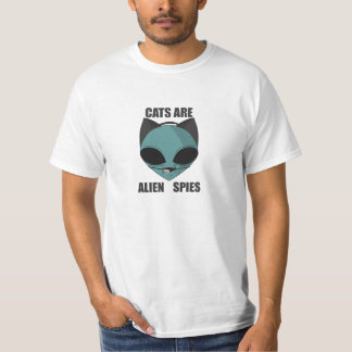 Katten zijn uitheemse spionnen t-shirt