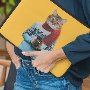 Kattenfotograaf in trui Quirky Laptop Sleeve