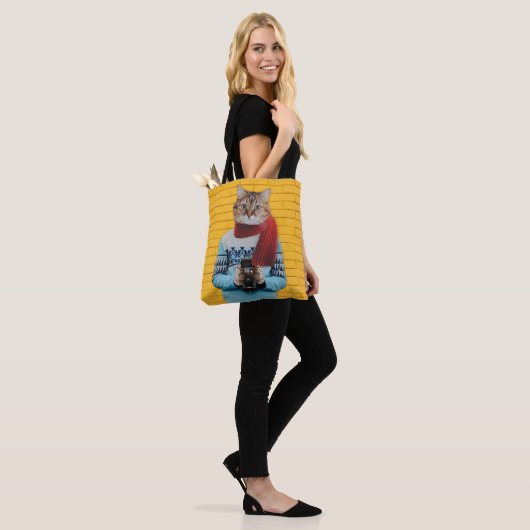 Kattenfotograaf in  trui Quirky Tote Bag (Op model)