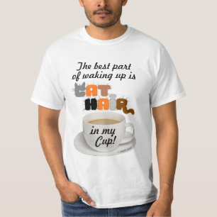 Kattenhaar in mijn beker, met de humoristische kat t-shirt