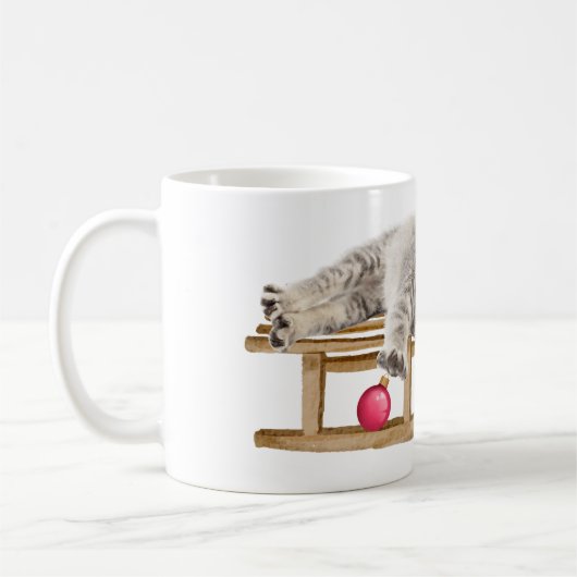 Kattenlegger met kerstkledij koffiemok (Links)