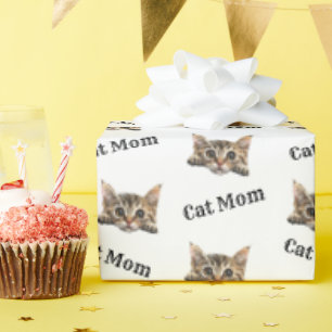 Kattenmoeder die naar Lambkin gluurt Herhalend pat Cadeaupapier