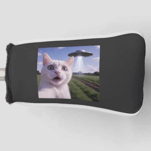 Kattenzelfie met buitenaardse UFO Golfheadcover (Voorkant)