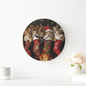 Kätzchen in Weihnachtsstrümpfen am Kamin Grote Klok (Huis)