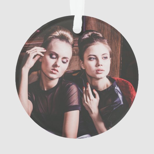 Kaukasisch lesbische paar sneeuwman DIY foto Ormen Ornament (achterkant)