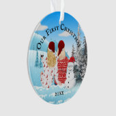 Kaukasisch lesbische stel wintersneeuwfoto ornament (voorkant)