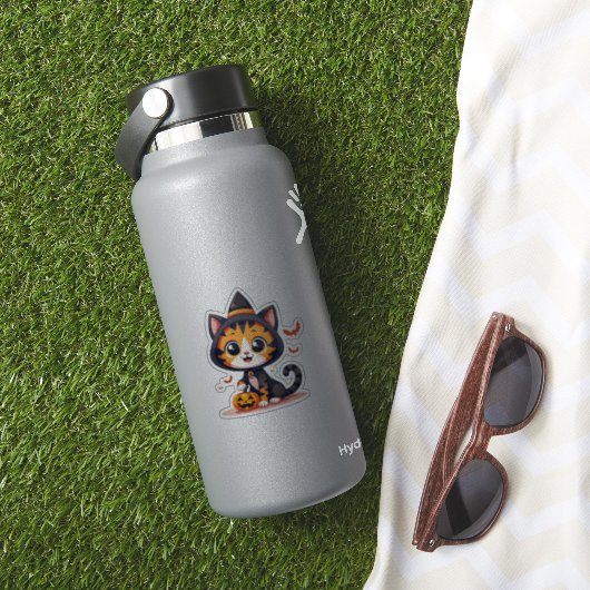 Kawaii Bengaalse Kitten – Halloween Chibi Stijl Sticker (HydroFlask Insitu)