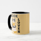 Kawaii Book Lover Back to School Cartoon Cat Reads Mok (Voorkant links)
