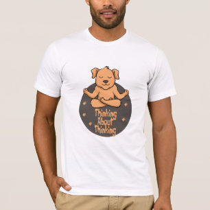 Kawaii brown hondenoefening yoga houdt en denkt na t-shirt
