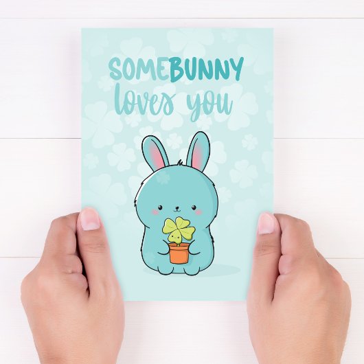 Kawaii Bunny Holding Clover: Enigszins houdt van j Kaart