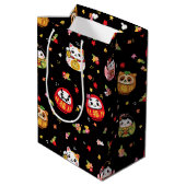 Kawaii daruma-patroon medium cadeauzakje (Achterkant Gekanteld)