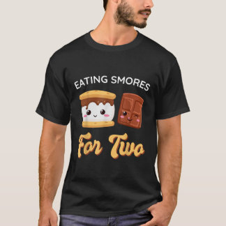 Kawaii Eating Smores for Two Pregnancy Announcemen T-shirt