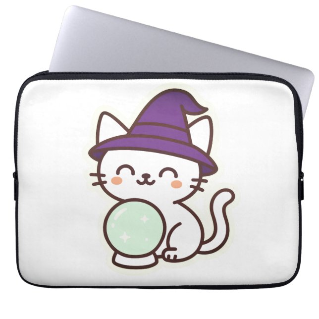 Kawaii Halloween Cat – Magisch en Schattig Spooky Laptop Sleeve (Voorkant)